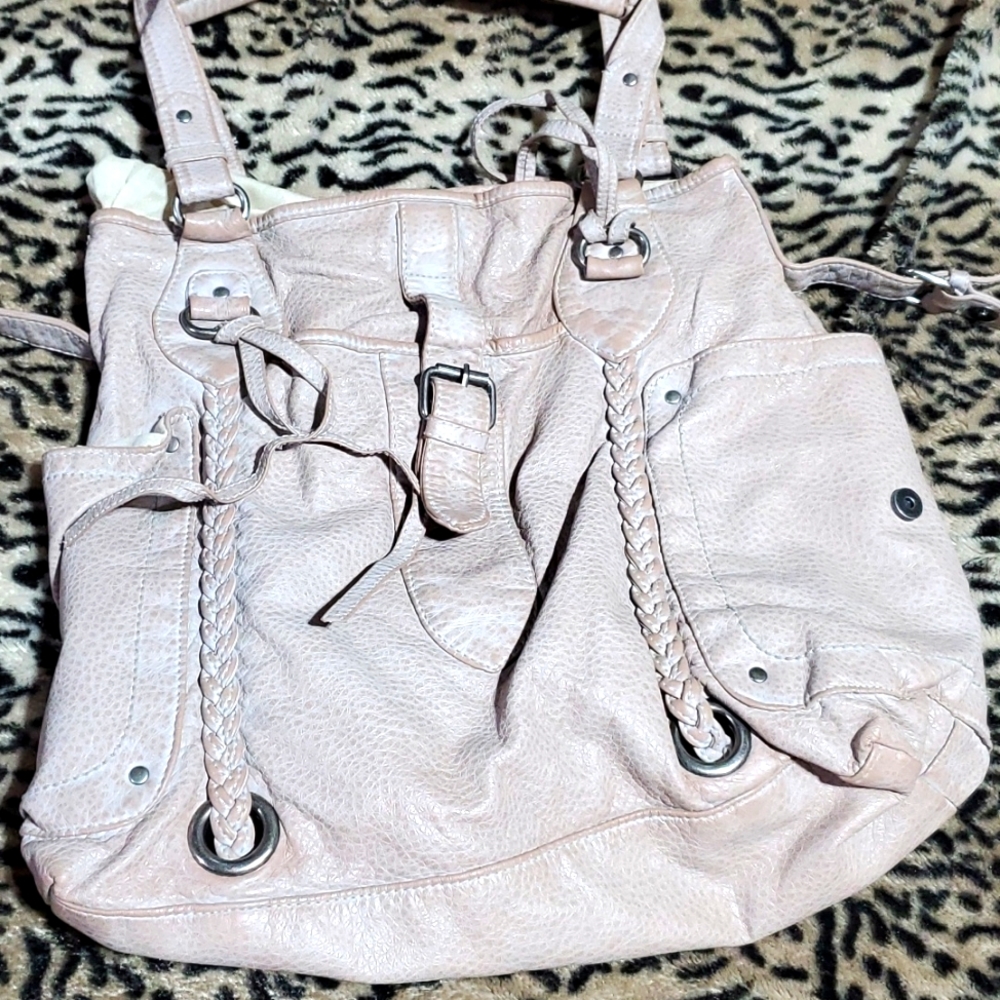 Converse shoulder bag. Used a few times only.